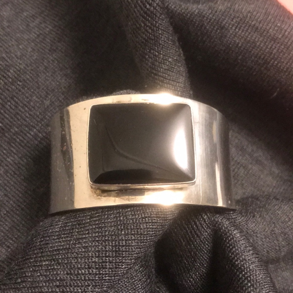 Artisan work. Thick sterling Silver. Perfect Onyx